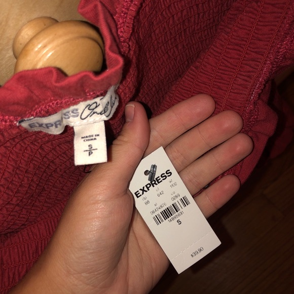 Express Ruched Crop Top - Picture 2 of 2